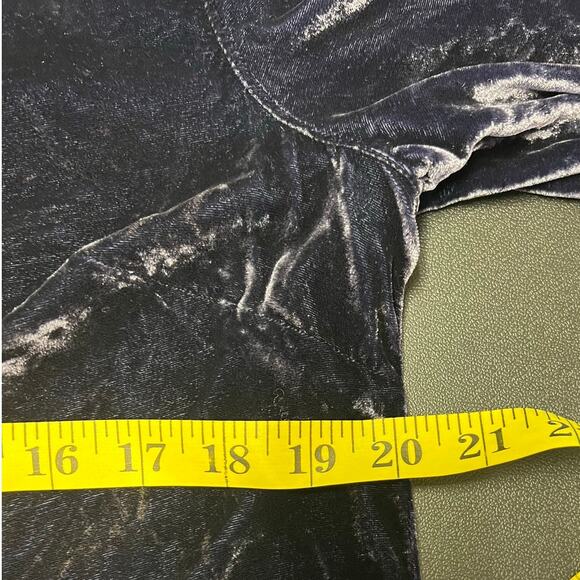 Tommy Bahama Purple Velvet Sands Button Down Silk Blend Blouse Size M - Picture 8 of 9